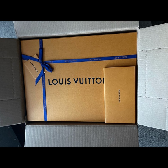 Does Louis Vuitton Have Free Shipping Container